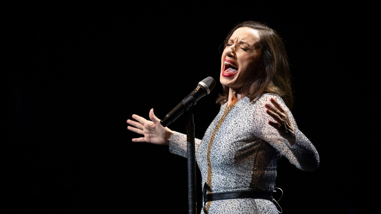 Luz Casal canta 'Te dejé marchar'