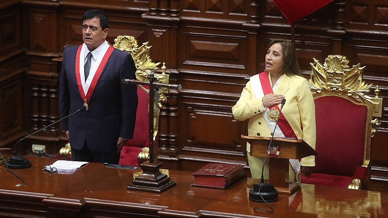 La vicepresidenta Dina Boluarte asume el poder en Perú tras la destitución y detención de Castillo
