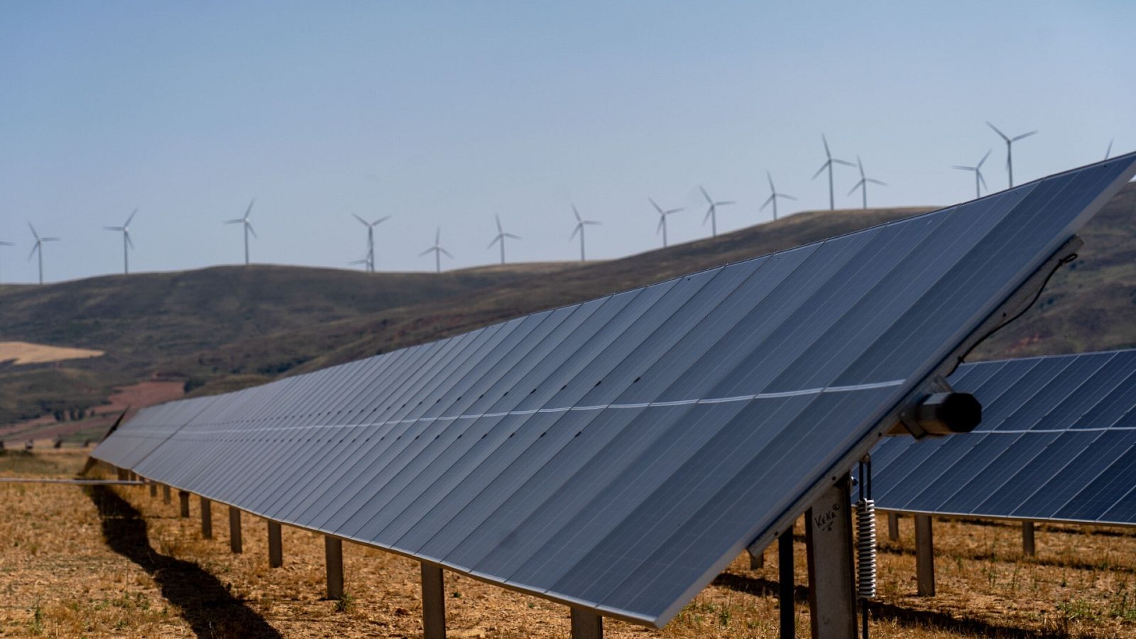 Las renovables supusieron supusieron el 58,4% de la potencia instalada en la Península Ibérica