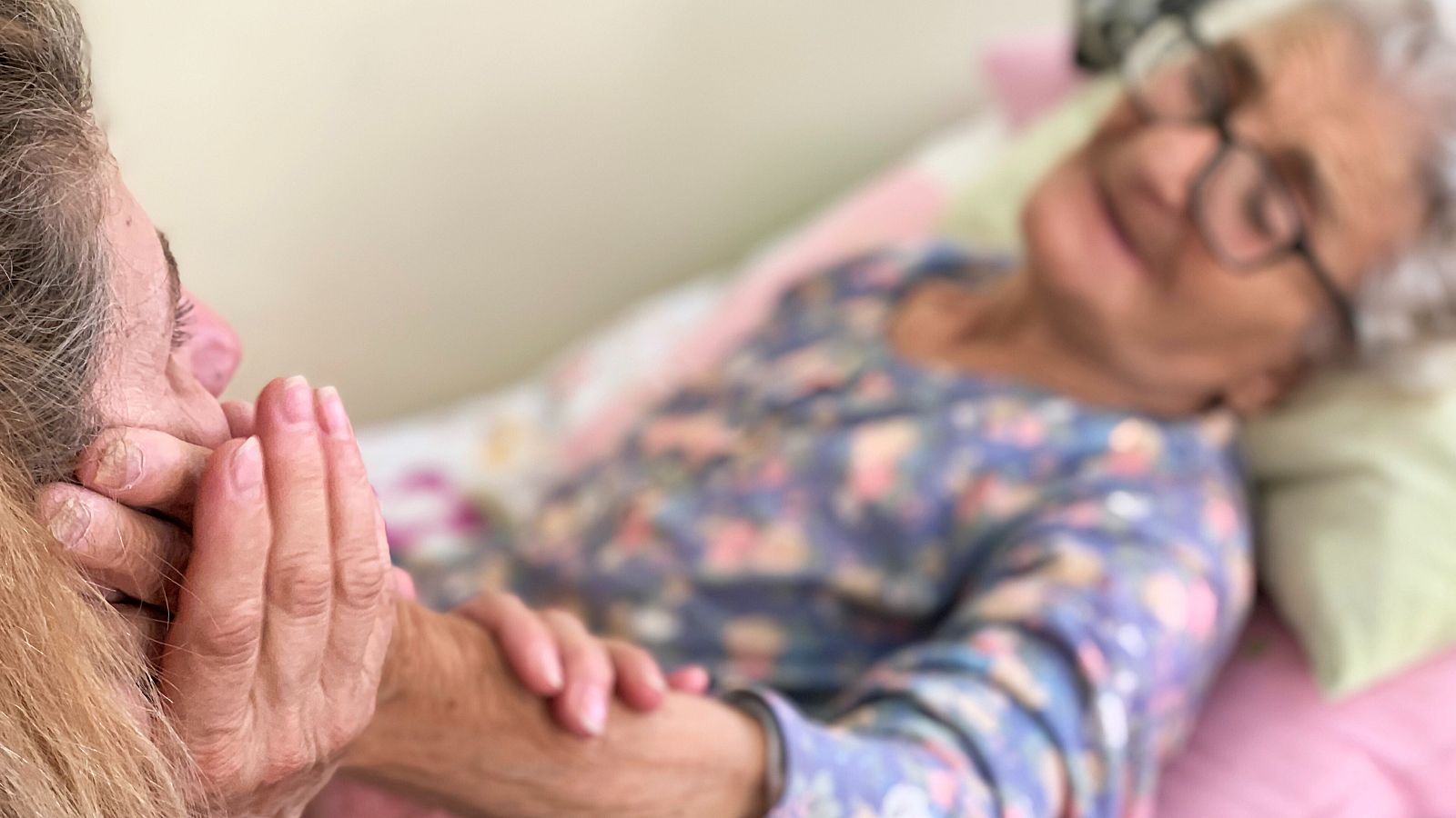 Las mujeres representan casi dos tercios de los casos de alzhéimer.