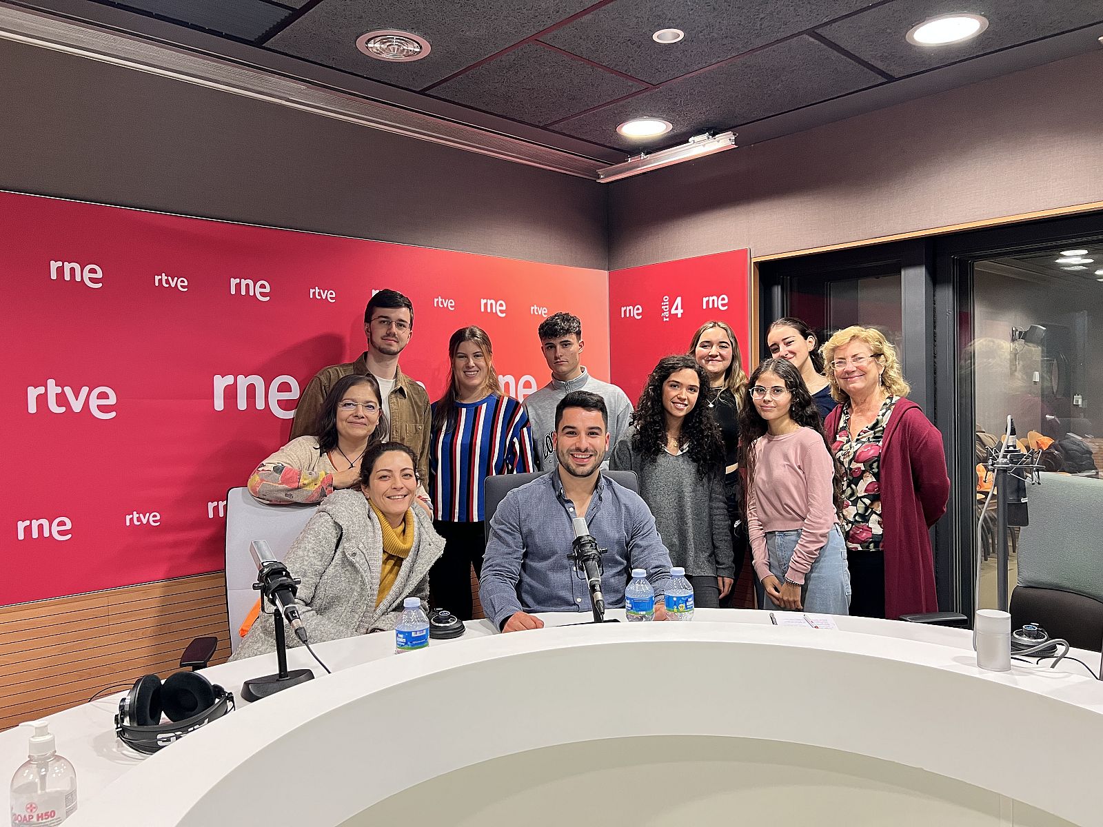 Foto de grupo de los participantes en el taller.