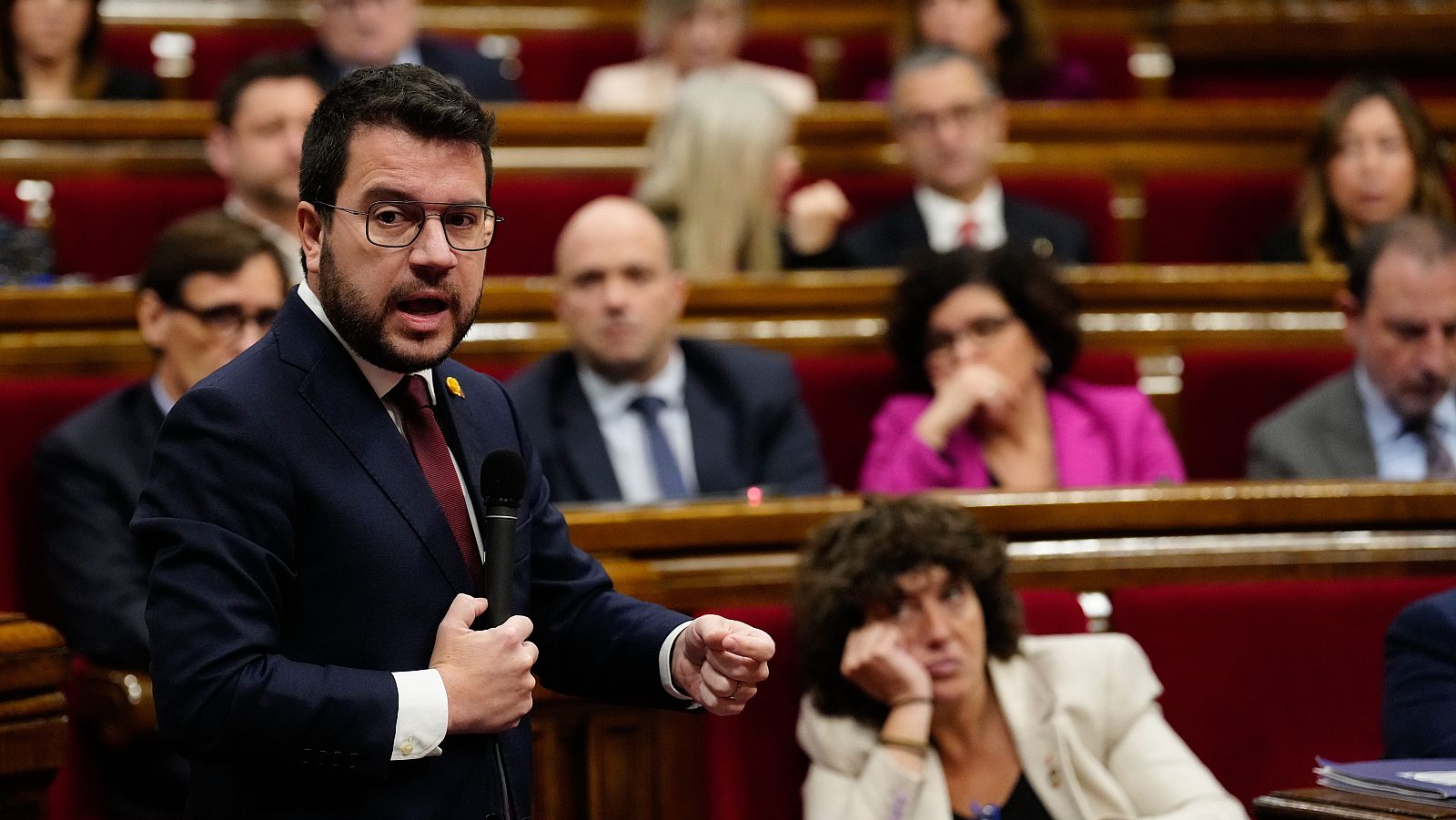 Pere Aragonès durant la sessió de control al Parlament