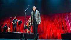 Serrat dice adiós a los escenarios: diez momentos clave en la vida del eterno trovador