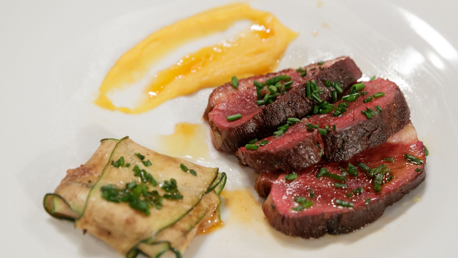 Receta de magret de pato con tallarín de calabacín de Cayetana Guillén Cuervo