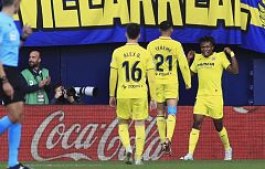 El Villarreal remonta al Valencia y Setién se estrena en casa