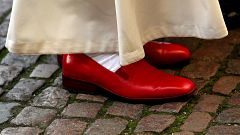 Por qué Benedicto XVI era el Papa de los zapatos rojos, ¿qué significaban?
