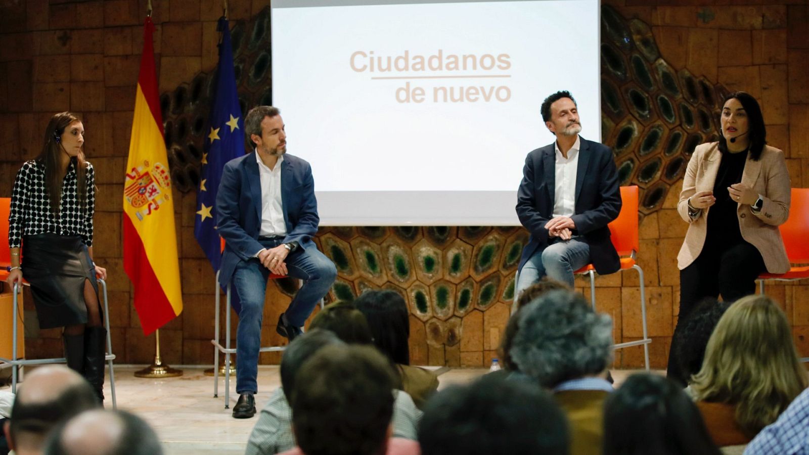 Edmundo Bal (2d) presenta su candidatura para dirigir Cs