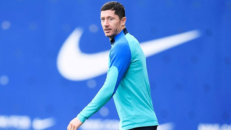 Un juzgado de Madrid concede la suspensión cautelar de la sanción a Lewandowski