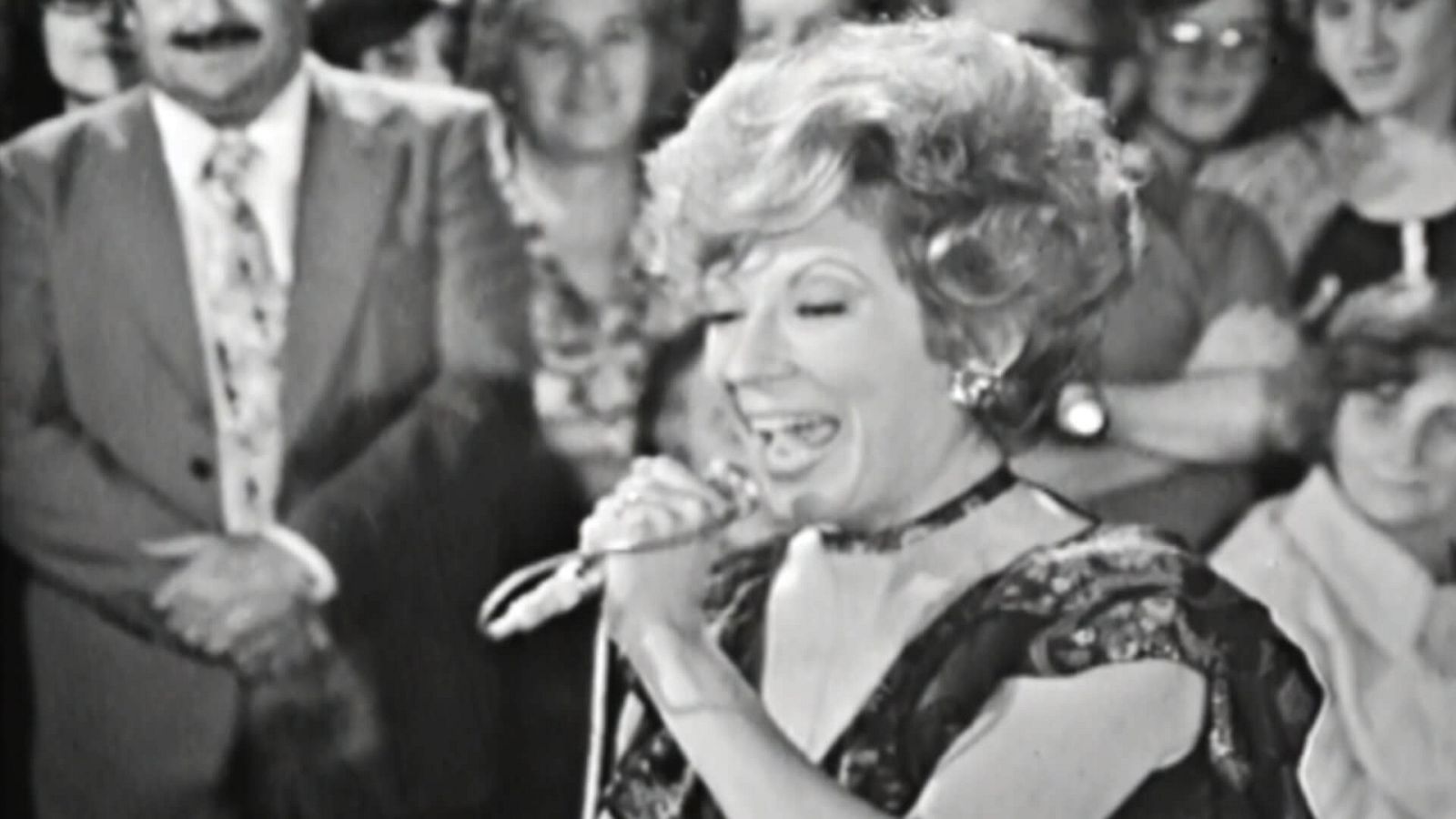 Nuria Feliu durant una actuació