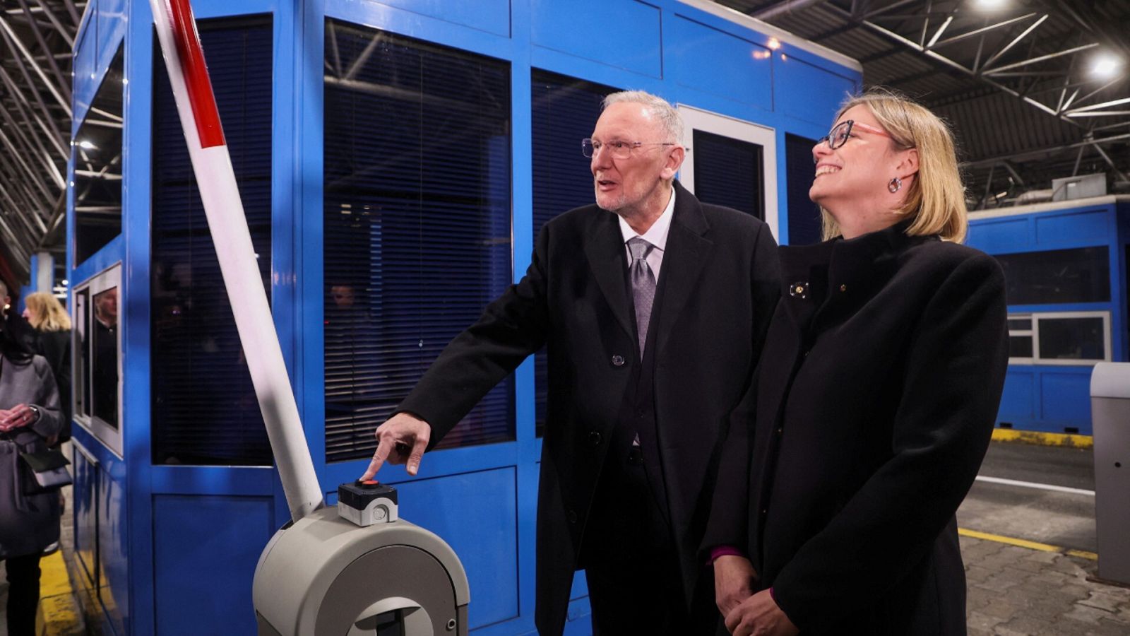 Croacia entra en el espacio Schengen y comienza a usar el euro