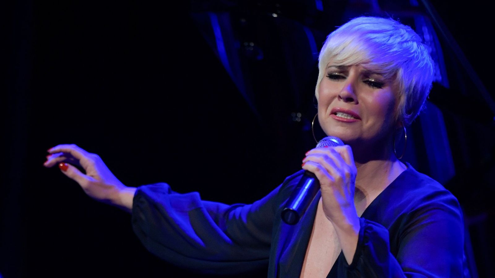 La cantante Pasión Vega