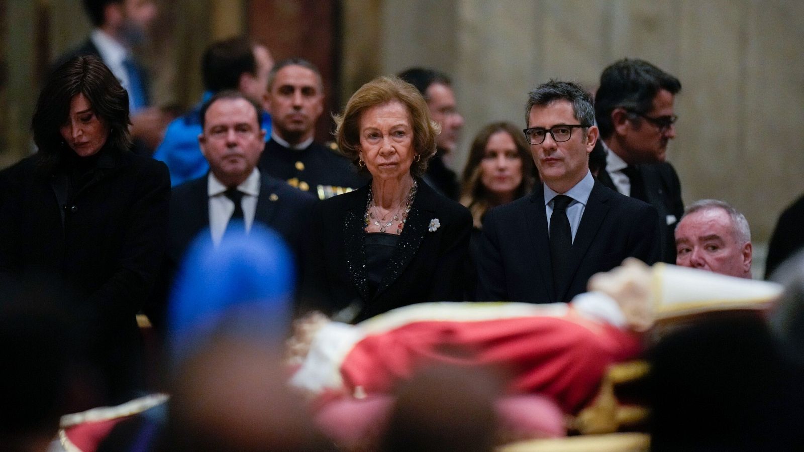 La reina Sofía y Félix Bolaños han visitado la capilla