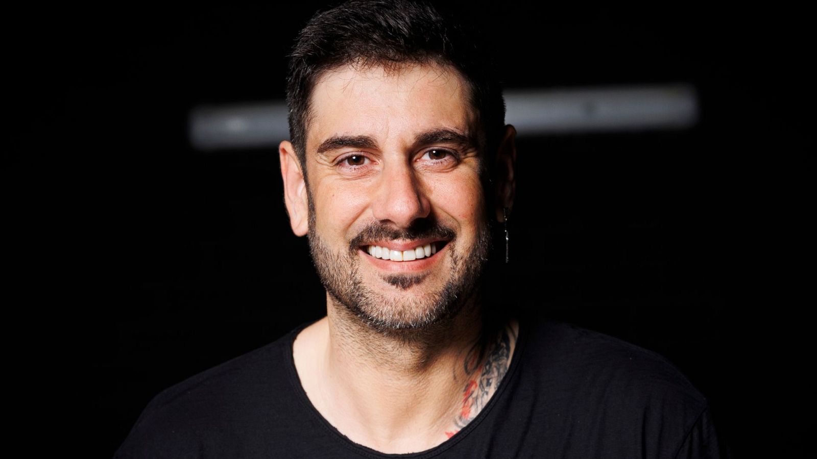 Los fanes de Melendi le piden que vuelva a ser el malote de antes y esta es su original respuesta