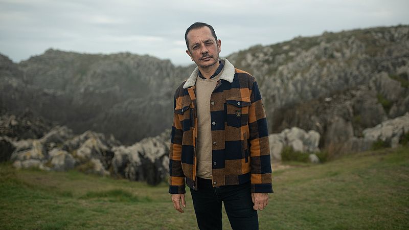 Una familia, un accidente, un secreto. Javier Rovira habla con P�gina Dos de su nuevo thriller, "Mala mar"