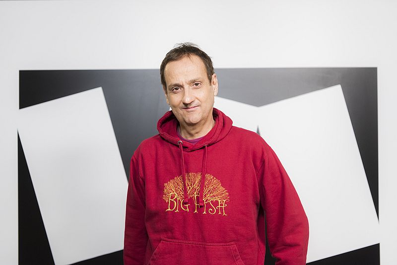 Albert Espinosa consigue llegar a los famosos a trav�s de sus hermanos: as� lo hace