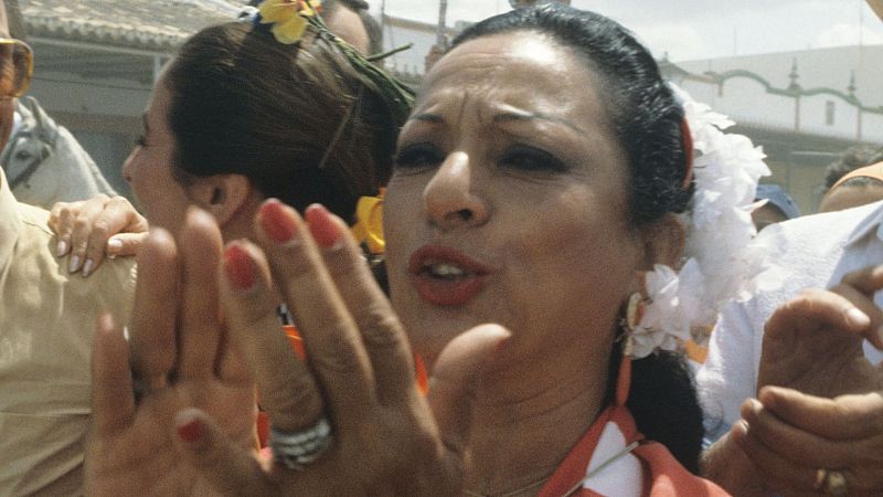 Cinco entrevistas con Lola Flores y seis canciones en Radio Nacional