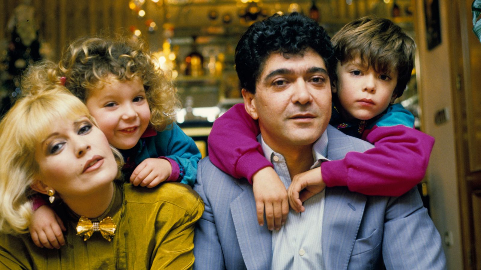 Ángel Cristo con Bárbara Rey y sus hijos, Ángel y Sofía