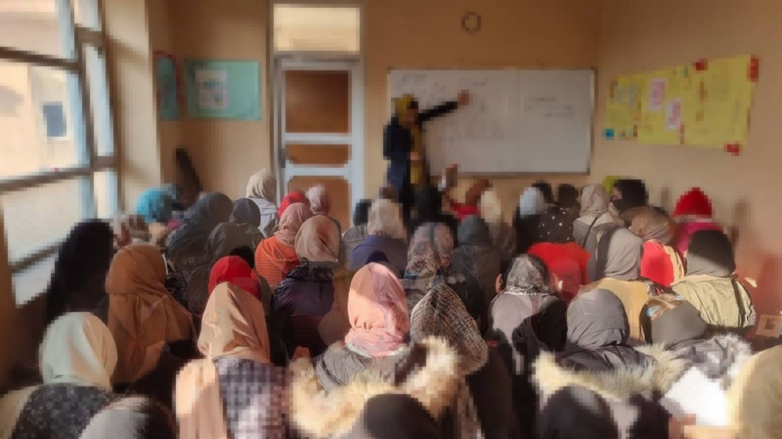 Arriesgar la vida para educar a niñas afganas y desafiar el veto talibán