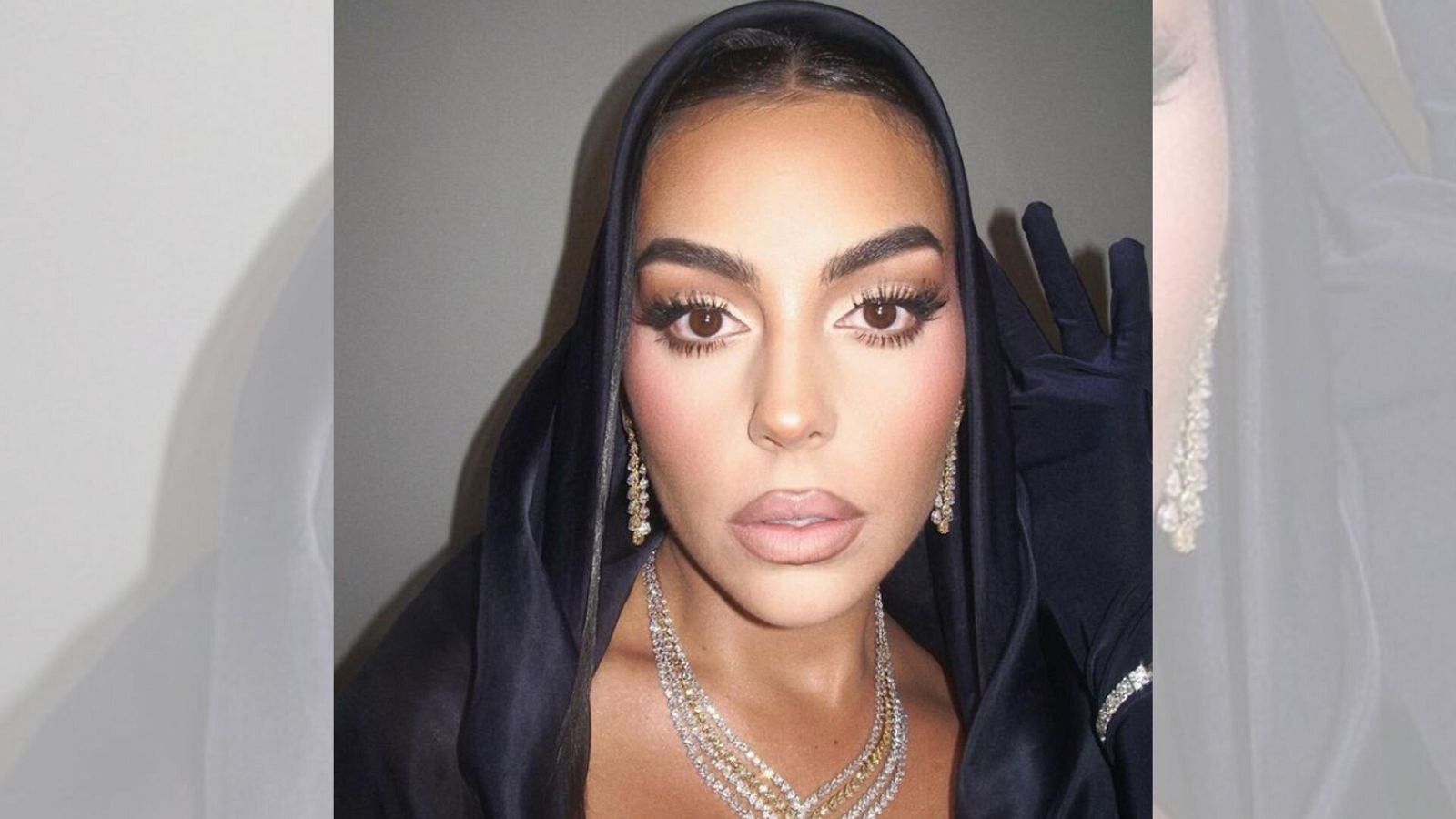 Georgina con capucha en los Joy Awards 2023