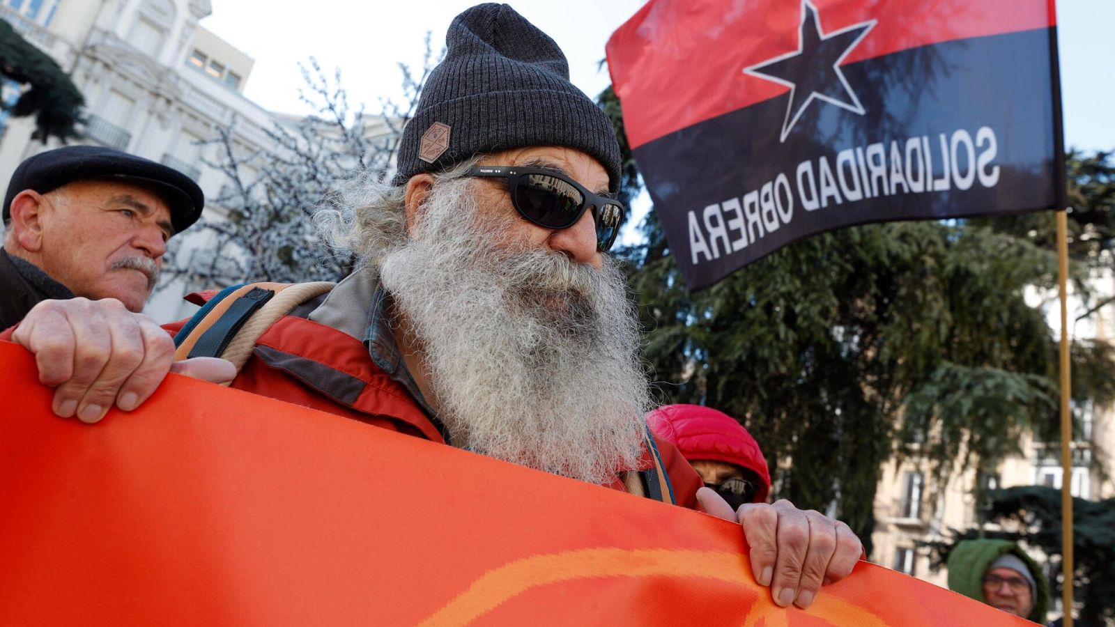 Pensionistas protestan frente al Congreso