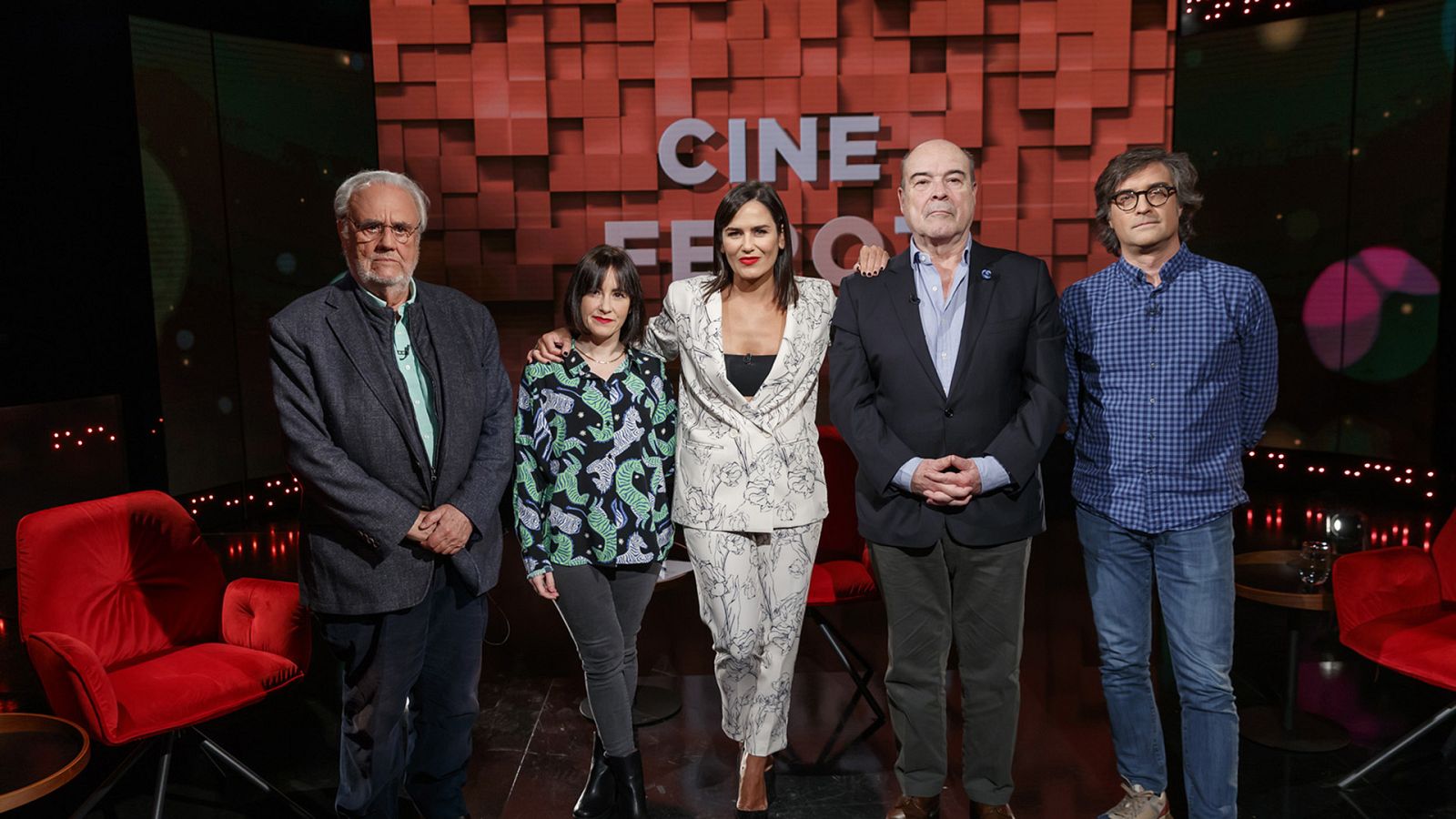 Antonio Resines, Manuel Gutiérrez Aragón, Beatriz Martínez y Luis Martínez, con Elena S. Sánchez