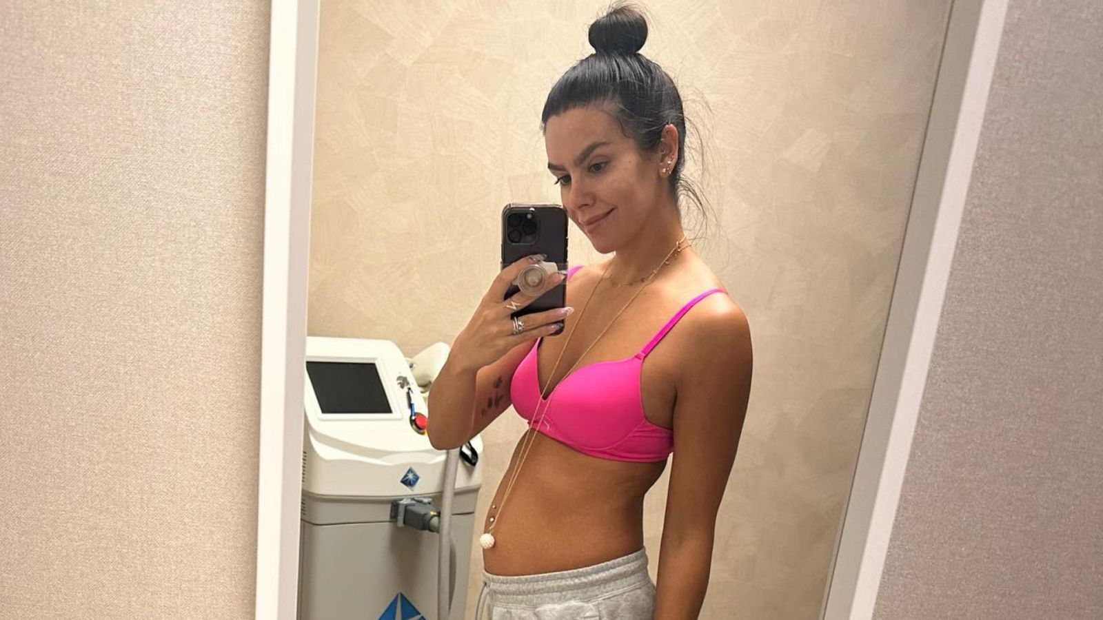 Cristina Pedroche muestra cómo crece su tripa de embarazada