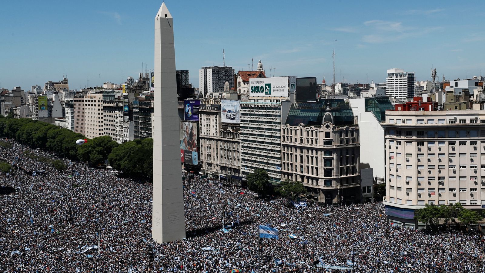 Placa de la fachada de la sede del Consejo General del Poder Judicial (CGPJ)