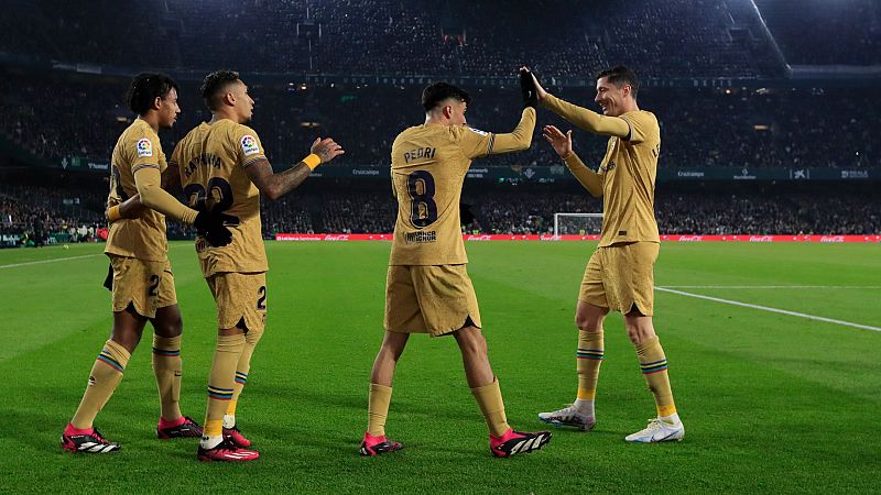 Betis 1-2 FC Barcelona: Rapinha y Lewandowski rescatan tres puntos del Villamarín 