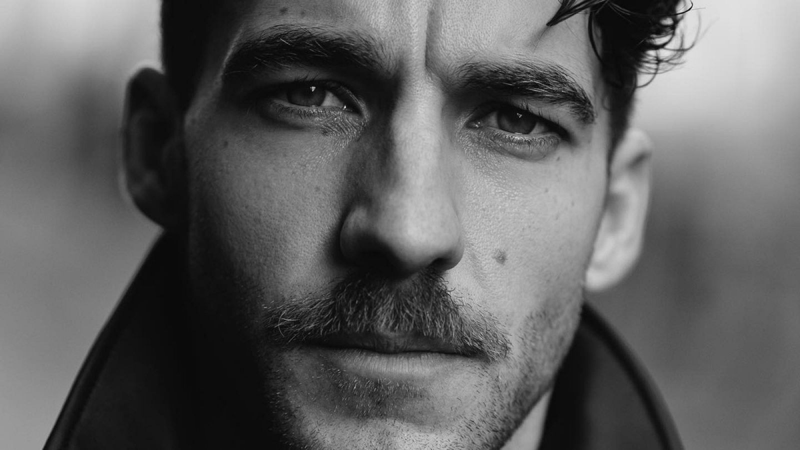 Lorenzo Viotti, de la música a la moda