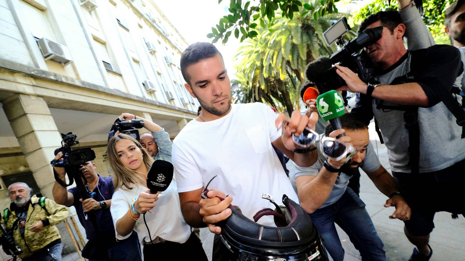 El miembro de 'la Manada' Ángel Boza, a su salida de los Juzgados de Sevilla en una imagen de archivo
