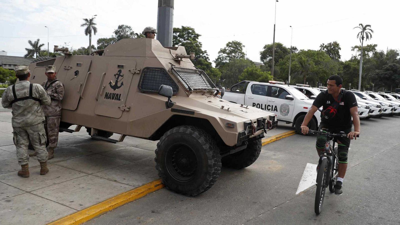 Militares y policías de Perú.