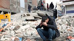 La guerrilla kurda del PKK anuncia una suspensión de sus operaciones en las zonas afectadas por el terremoto