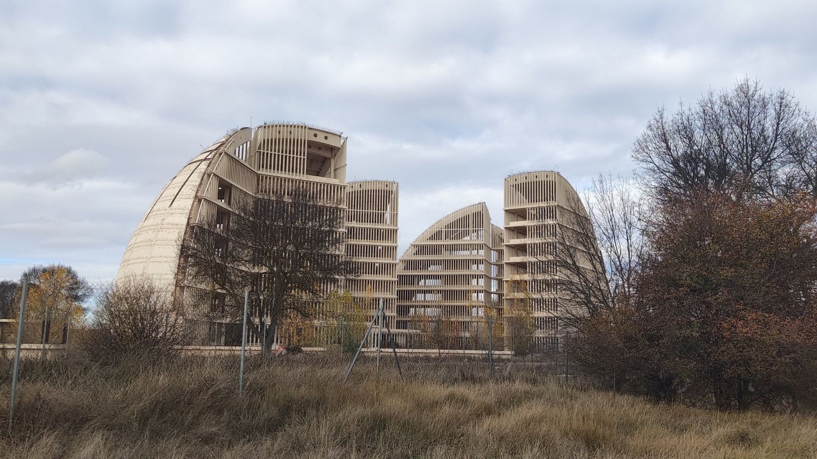 Las Cúpulas de la Energía en la dehesa de Garray (Soria)