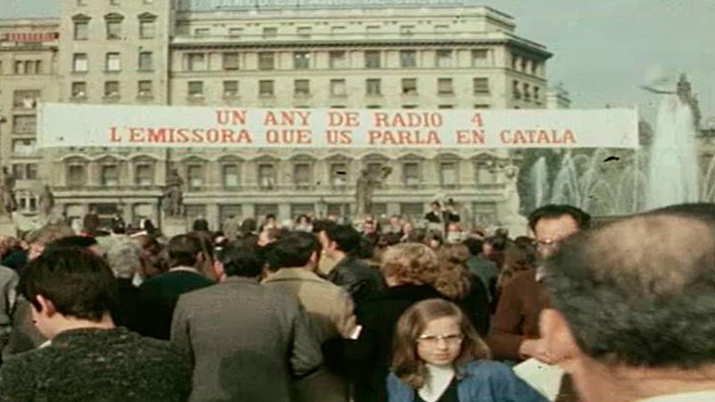El dia que R�dio 4, l'emissora que parla en catal�, va fer un any