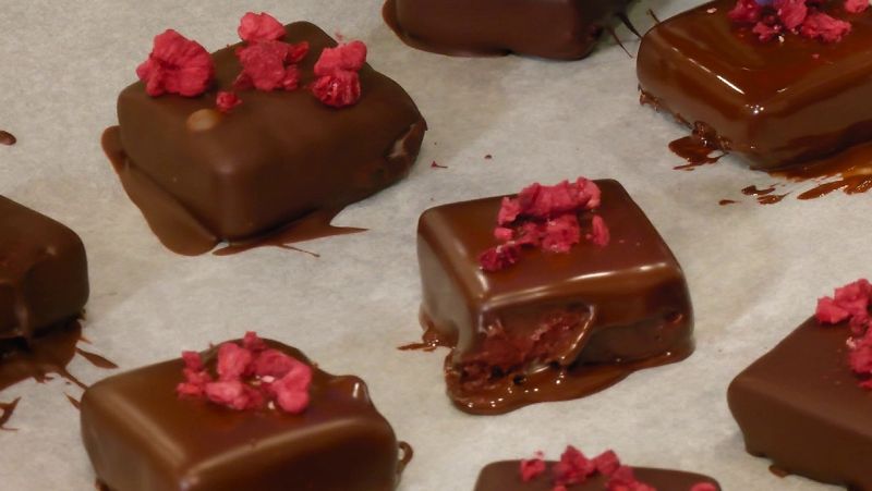 Receta de bombones de frambuesa, los más fáciles y dulces para sorprender en San Valentín