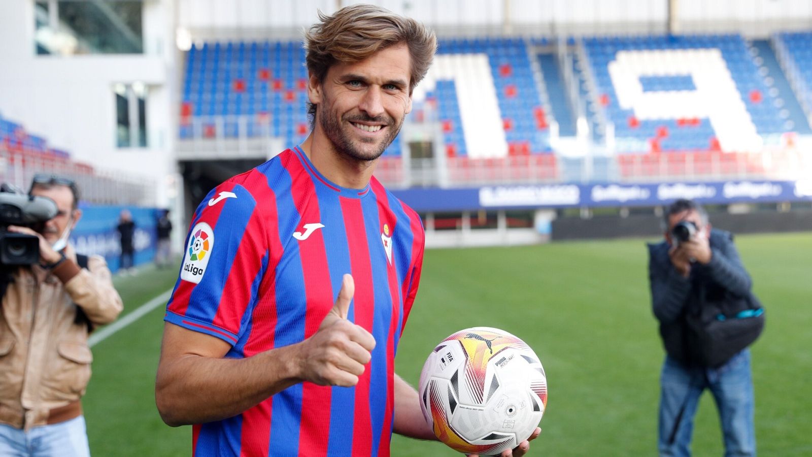 Fernando Llorente con su anterior equipo, el Eibar
