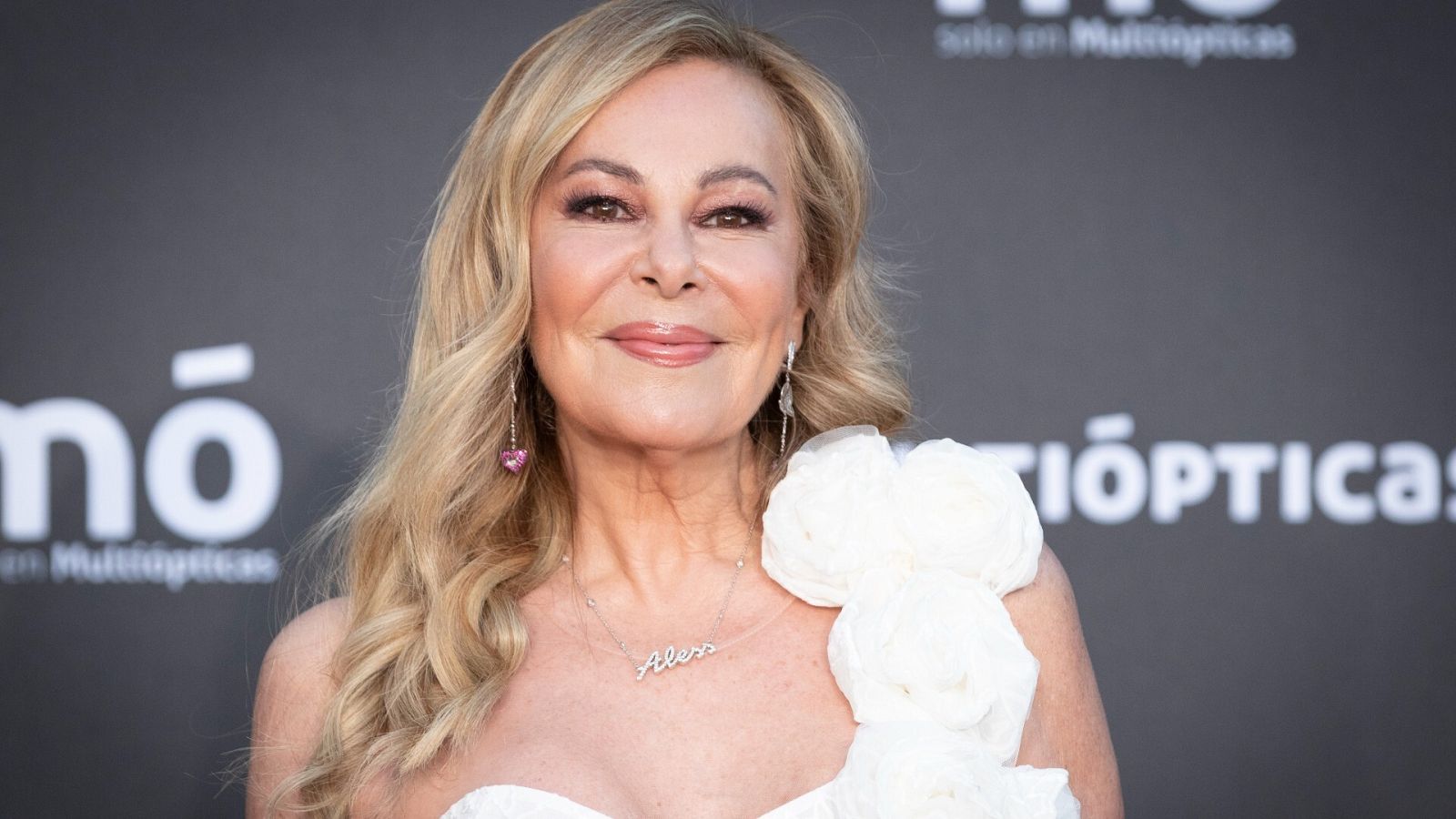 Ana Obregón, estrella de 'Ana y los 7'