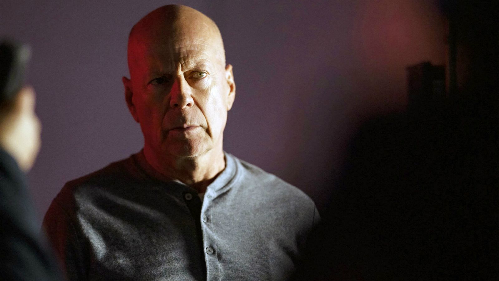Bruce Willis padece demencia frontotemporal. Así lo han comunicado las dos mujeres de su vida