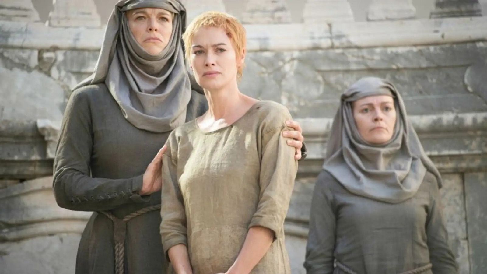 Hannah Waddingham como la Septa Unella