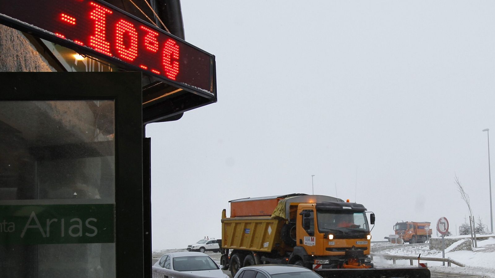 Un termómetro registra -10ºC en el madrileño Puerto de Navacerrada