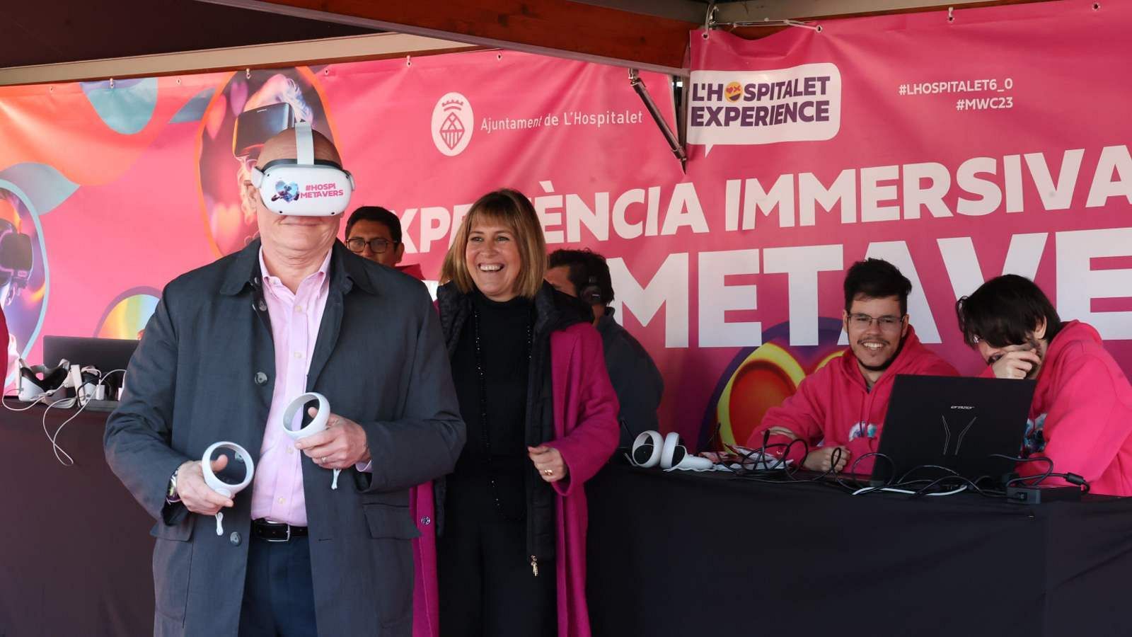 El CEO del MWC, John Hoffman, i l'alcaldessa de l'Hospitalet, Núria Marín, inauguren 'l'Hospitalet Experience'