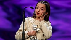 Sofía Otero recibe a sus 9 años el Oso de Plata a la mejor interpretación de la Berlinale por '20.000 especies de abejas'