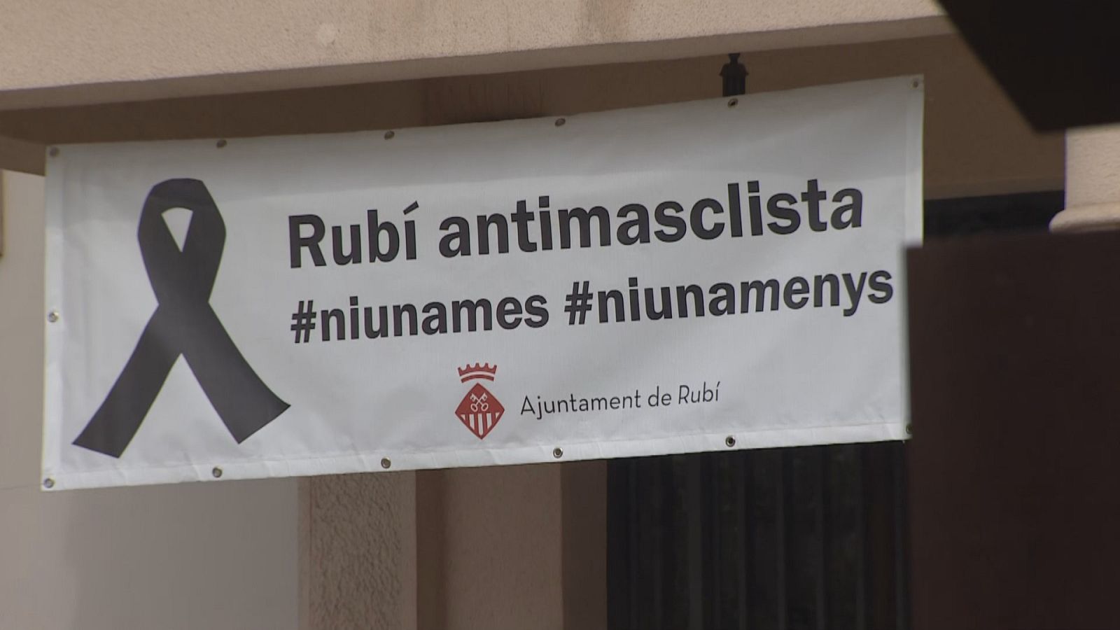 Detinguts 5 menors acusats d'agredir sexualment una companya a un institut de Rubí