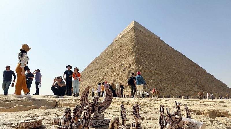 Egipto anuncia el hallazgo de un túnel oculto en la Gran Pirámide de Keops