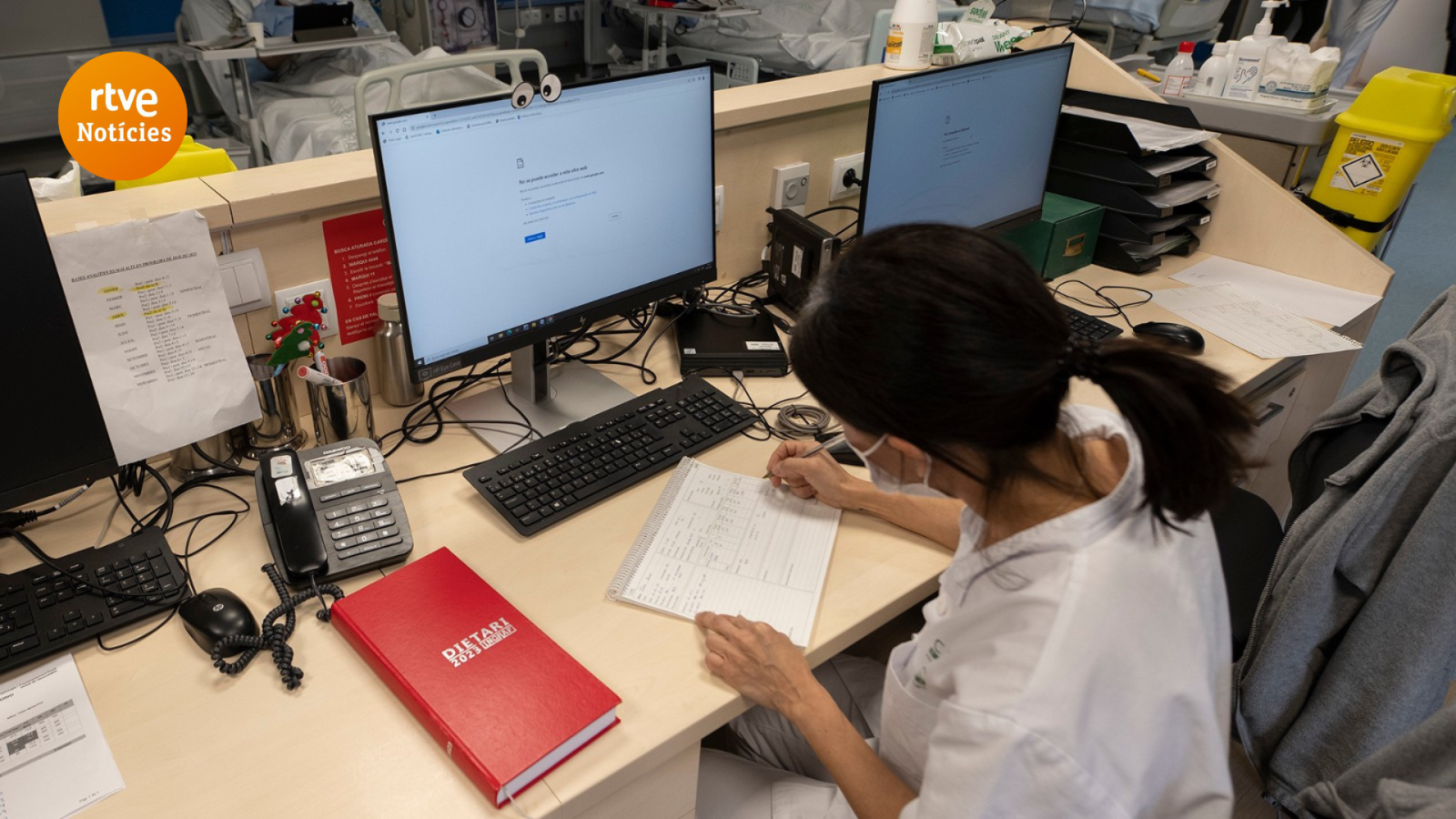 A l'Hospital Clínic han tornat a treballar amb paper i boli després del ciberatac