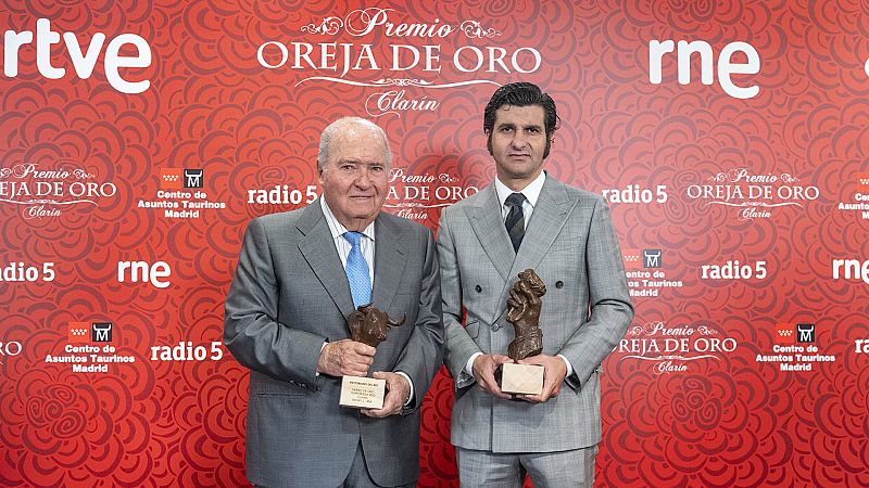 Morante de la Puebla y Victoriano del Río recogen la Oreja y el Hierro de Oro 2022 de RNE