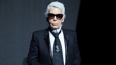 Este actor español será Karl Lagerfeld en la nueva serie de Disney+