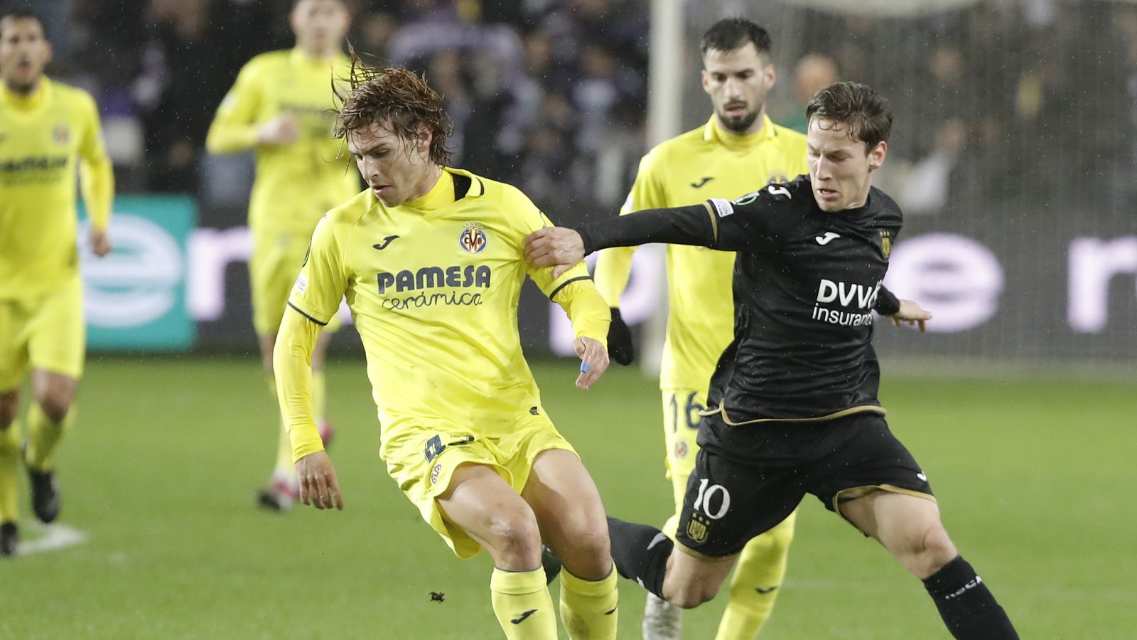 El Villarreal rescata un empate en Anderlecht