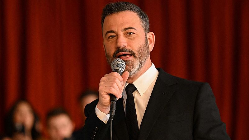 Jimmy Kimmel, presentador de los Oscar, sabe qué hacer si alguien sube al escenario a darle un bofetón