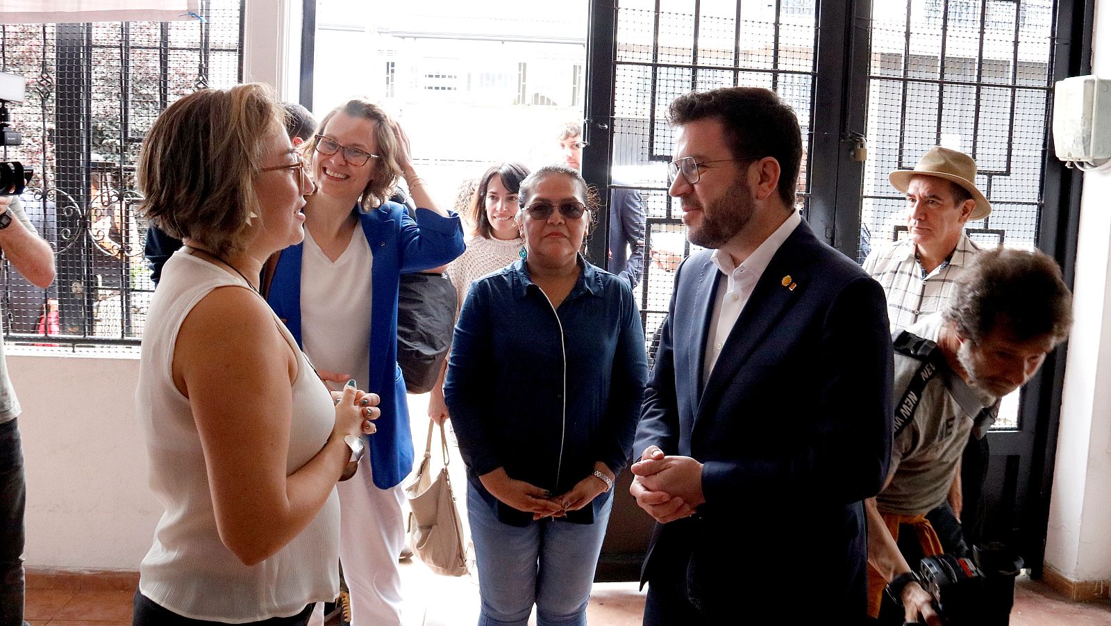 Aragonès i Serret visiten la seu de la Unitat de Cerca de Persones Desaparegudes, a Villavicencio (Colòmbia)